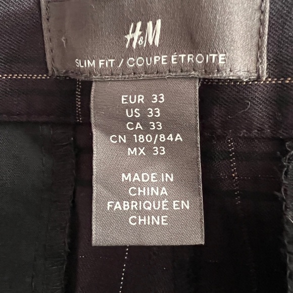 🖤 Stylish H&M Men's Pants for Sale! 🖤 - Picture 3 of 3
